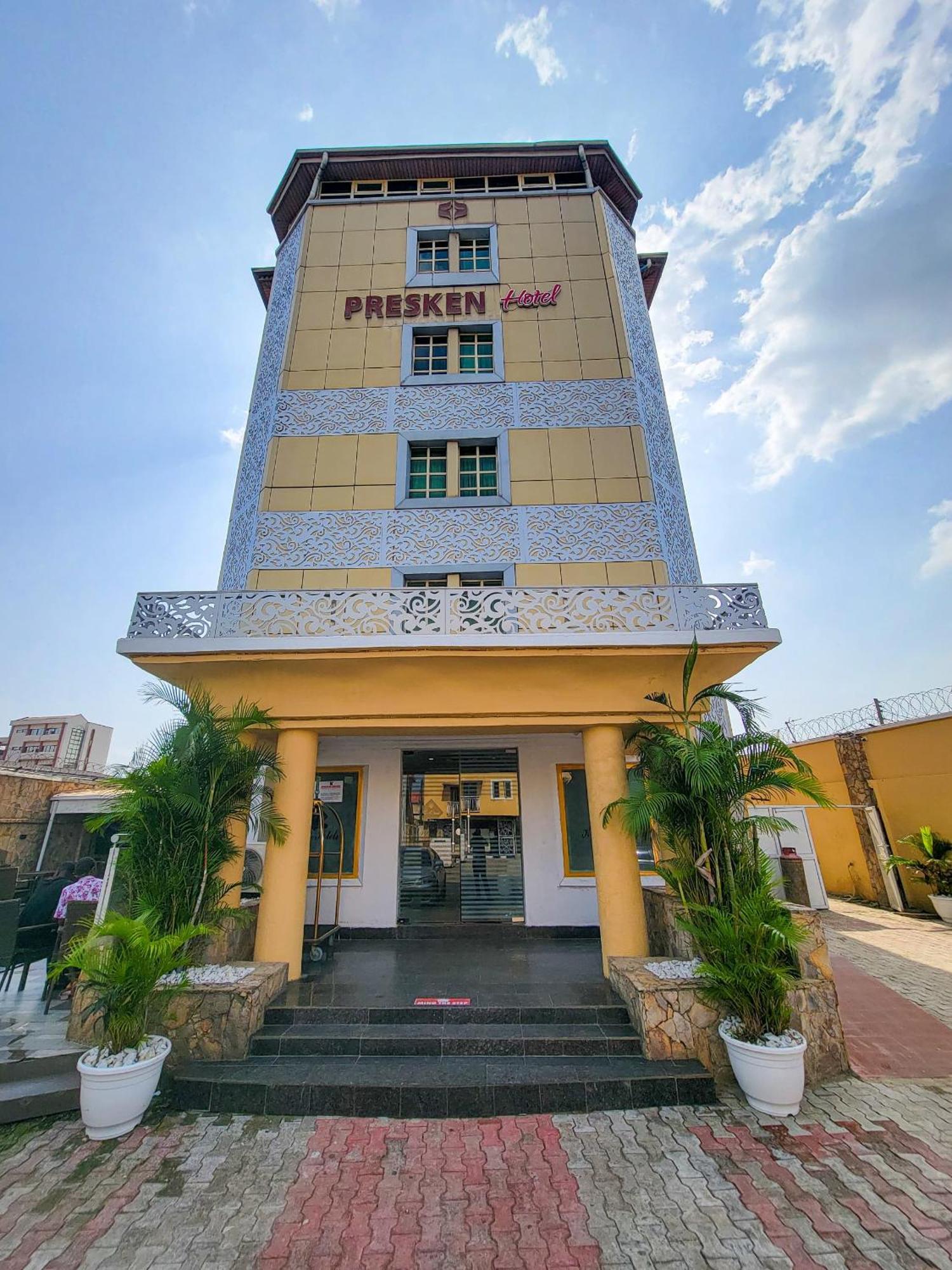 Presken K-One Hotel Ikeja Kültér fotó