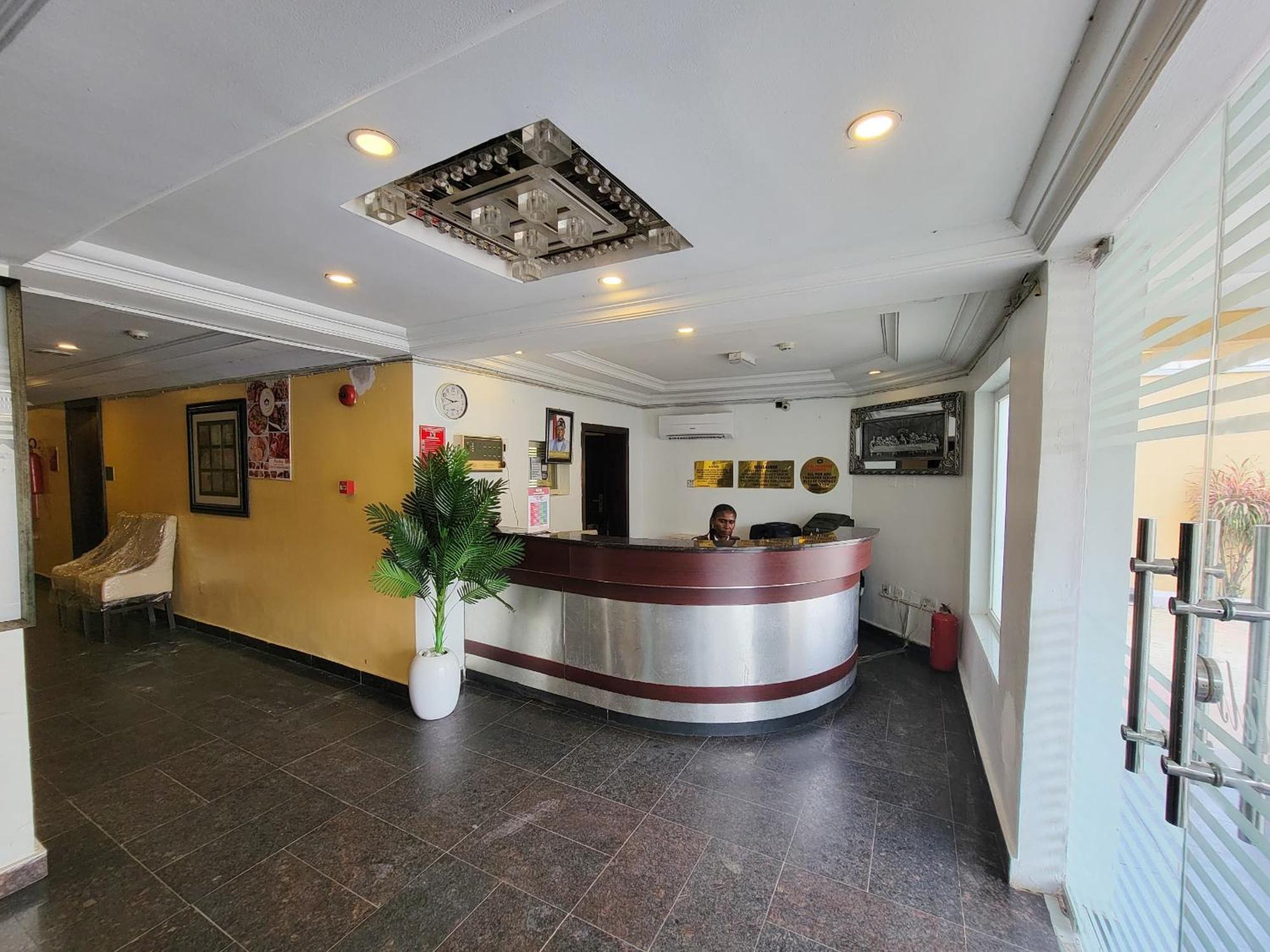 Presken K-One Hotel Ikeja Kültér fotó